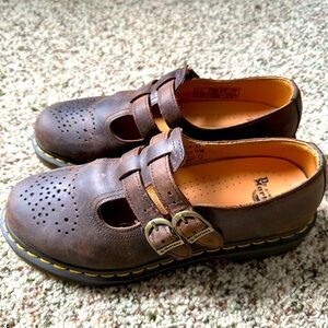 Dr. Martens Mary Jane’s Brown size 9